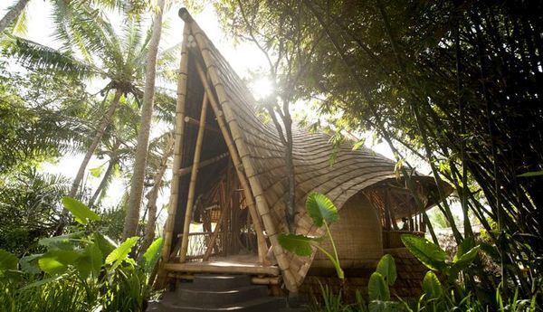 Arhitectura durabila: casa din bambus - Galerie foto