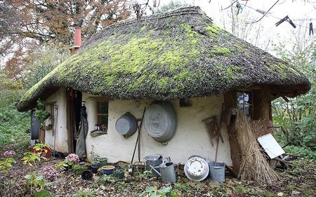 Casa din piatra, lut si paie