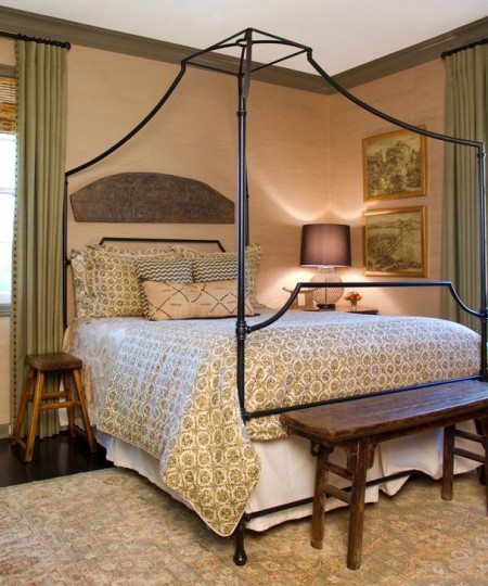 Dormitor in stil rustic-colonial