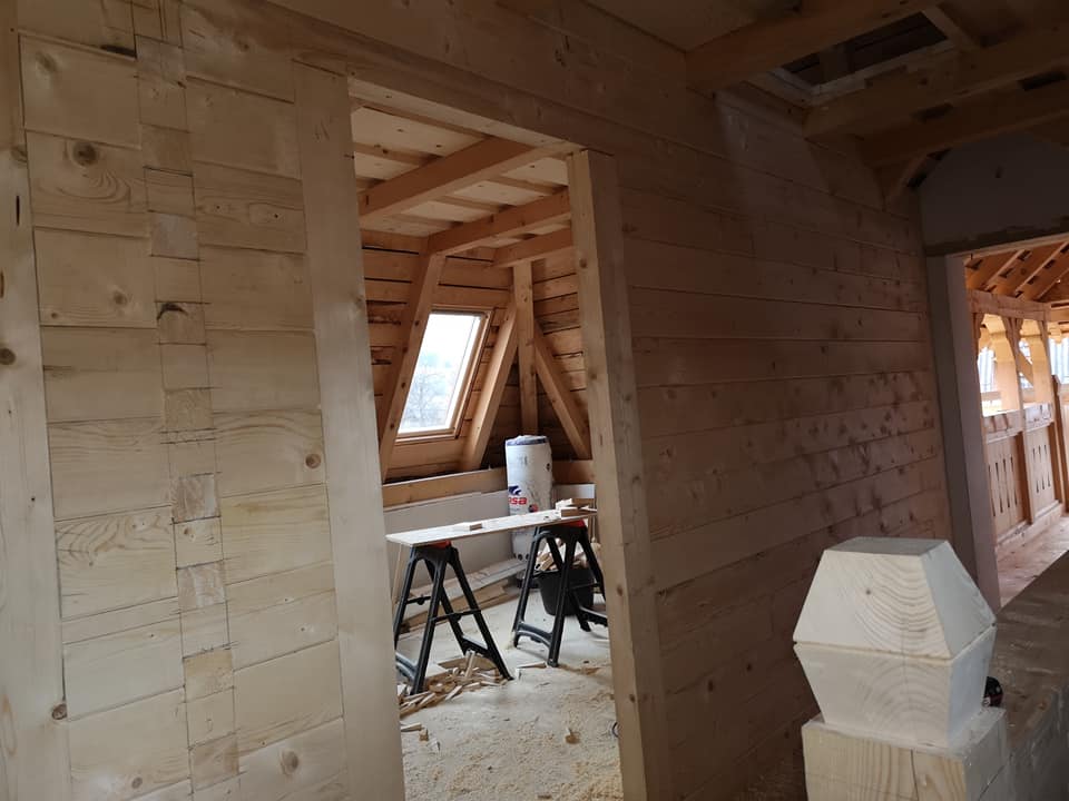 Interior casa din lemn