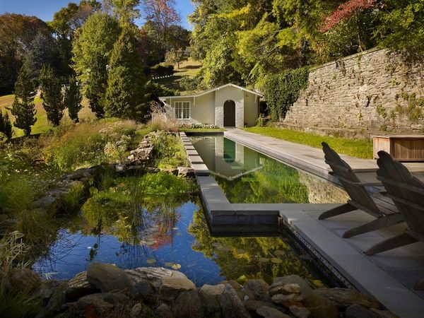 Piscina clasica cu purificare naturala a apei