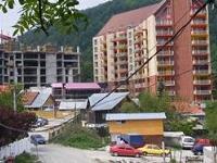 Criza s-a instalat confortabil in casele de vacanta