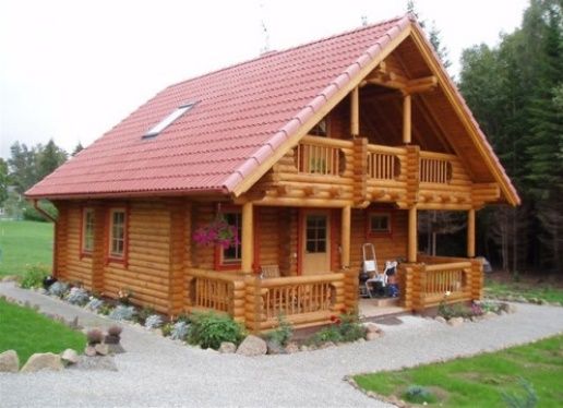 Casa de vacanta din lemn rotund cu 2 dormitoare, prispa, balcon si sauna - proiect si imagini