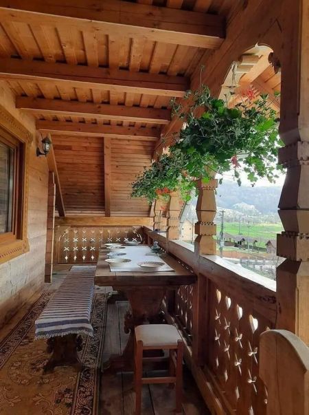 Poze Balcon - balcon-lemn-casa-boris-barsana-maramures-1.jpg