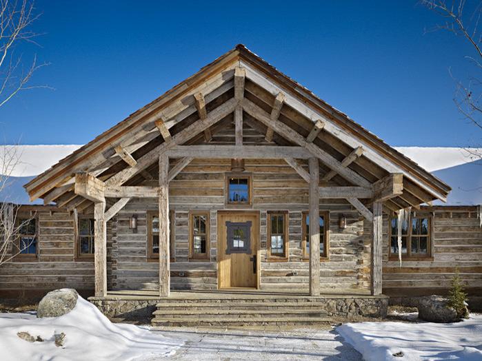 Casa de lemn autentica, din grinzi masive de lemn