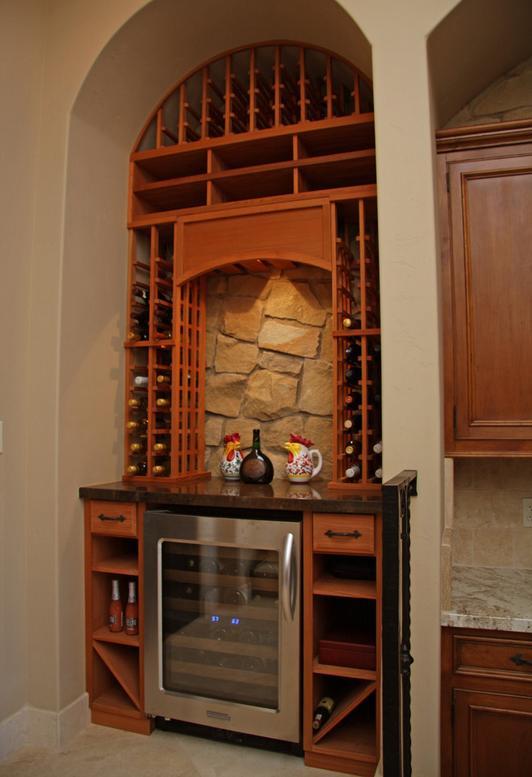Mini-bar pentru vinuri cu racitor