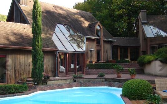 Casa lemn cu piscina