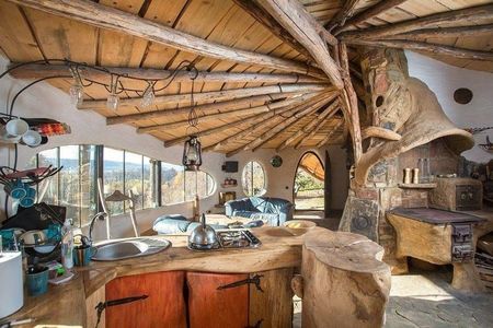 Poze Bucatarie - bucatarie-casa-ecologica-hobbit-1.jpg