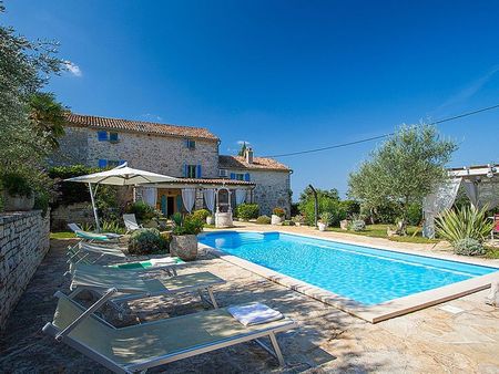 Poze Piscina - casa-mediteraneana-colorata-piscina.jpg