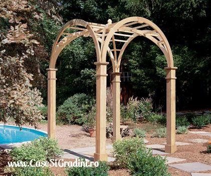 Pergola din lemn arcuita