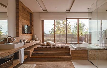 Finisaje din lemn intr-o baie moderna luxoasa