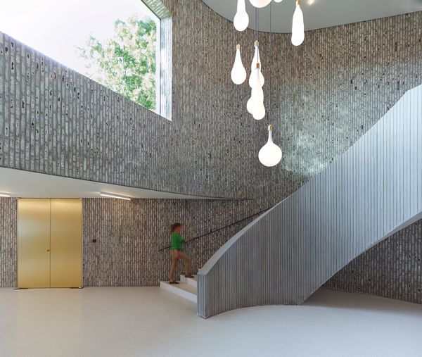 Auditorium AZ Groeninge, arhitect Bert Dehullu
