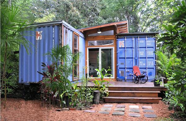 Casa din containere de transport maritim