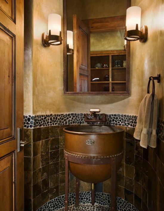 Casa rustica din lemn masiv si piatra