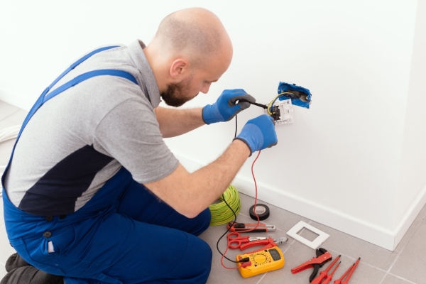 Instrumente esentiale pentru diagnosticarea problemelor electrice
