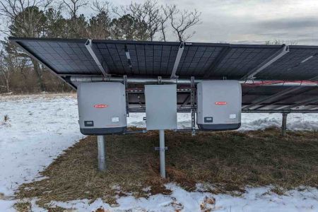 Cum te ajuta invertoarele sa maximizezi eficienta energetica a panourilor solare? Iata ce trebuie sa stii!