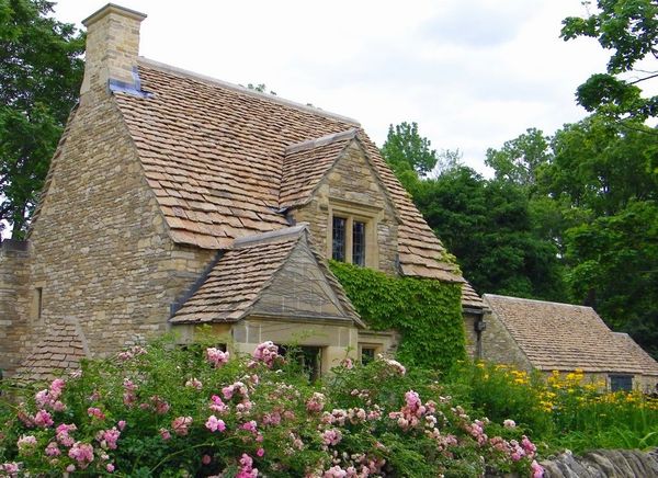 Case stil cottage