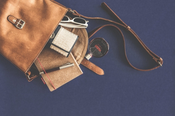 4 tipuri de genti pe care trebuie sa le ai in dressing