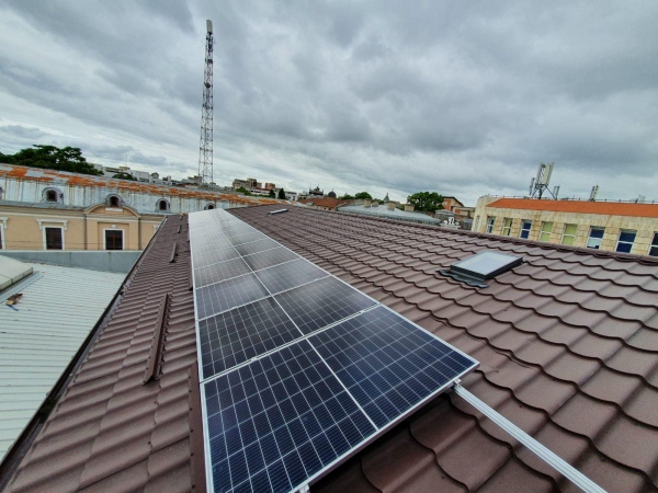 7 criterii de care sa tii cont cand alegi un invertor solar