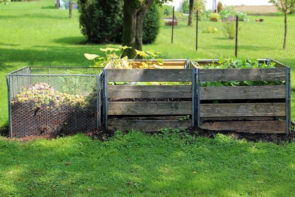 Lazi compost gradina