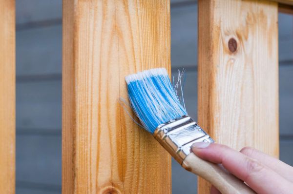 4 pasi importanti pentru reconditionarea mobilierului din lemn