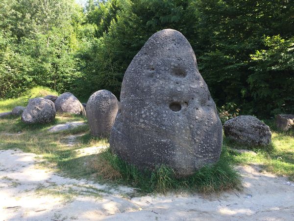 Muzeul Trovantilor, Costesti