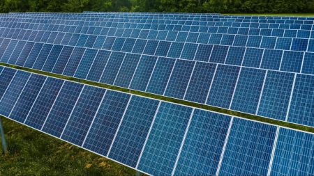 De ce sa optezi pentru panouri fotovoltaice cu montaj inclus - avantaje si dezavantaje