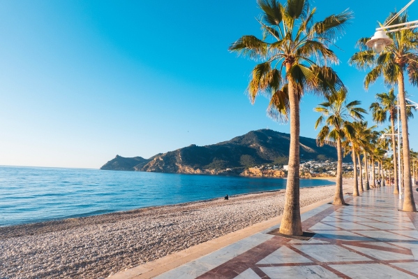 12 motive pentru care sa alegi plajele din zona Alicante pentru vacante