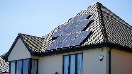Siguranta sistemului solar incepe cu invertorul: protectii care nu trebuie ignorate