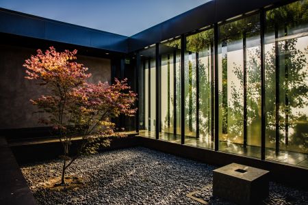 Transforma-ti terasa cu pergole retractabile de lux