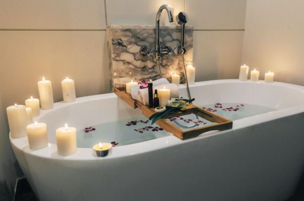 Transformarea baii tale intr-un spatiu relaxant si functional: Ghidul complet pentru a crea un SPA in baia ta