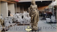 STATUETA DOMNITA CU FLORI DIN BETON MODEL S50. - STATUETA DOMNITA CU FLORI DIN BETON MODEL S50.