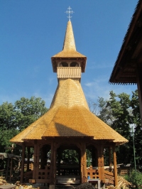 FOISOR - ALTAR DE VARA CU TURLA, LEMN SCULPTAT, STIL MARAMURESEAN - FOISOR - ALTAR DE VARA CU TURLA, LEMN SCULPTAT, STIL MARAMURESEAN