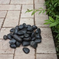 PEBBLE BLACK POLISHED SAC 20KG - PEBBLE BLACK POLISHED SAC 20KG