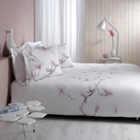 LENJERIE PAT ALBA CU MAGNOLII - LENJERIE PAT ALBA CU MAGNOLII