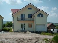 VANZARE VILA