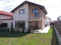 VANZARE VILA