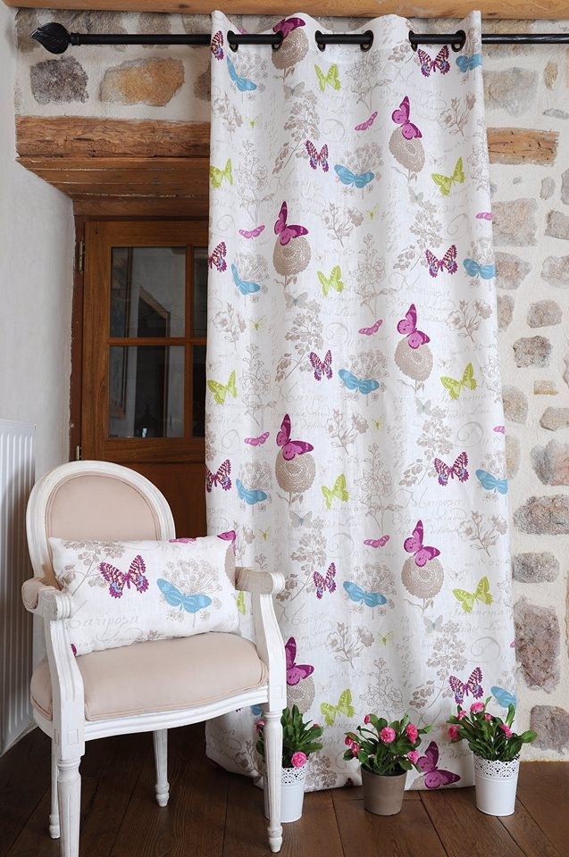 DRAPERIE FLUTURI MULTICOLORI – CULOARE ALB
