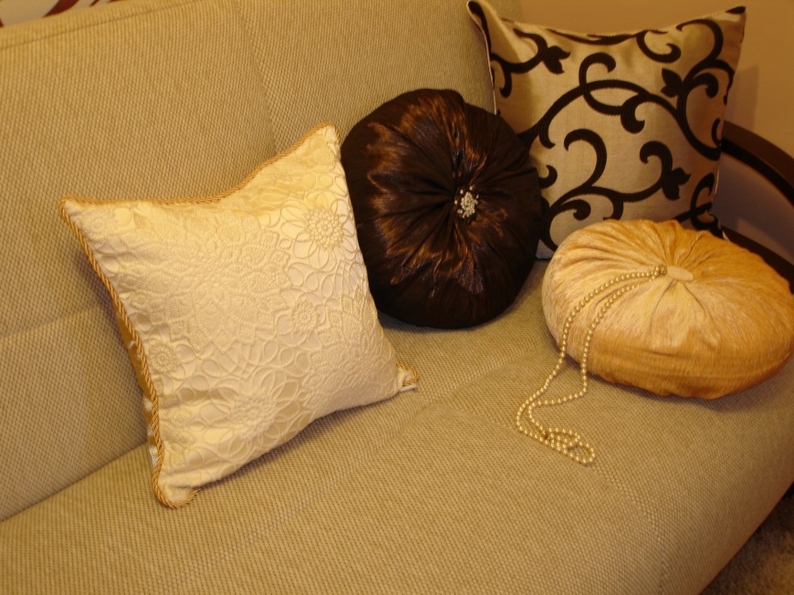 PERNE DECORATIVE COLECTIA ELEGANCE