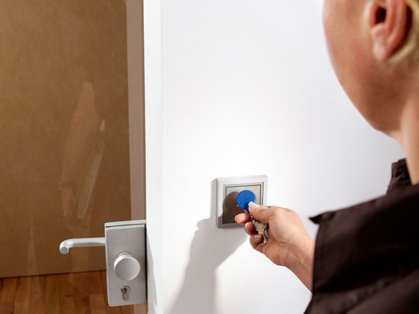  CONTROL ACCES SI PONTAJ