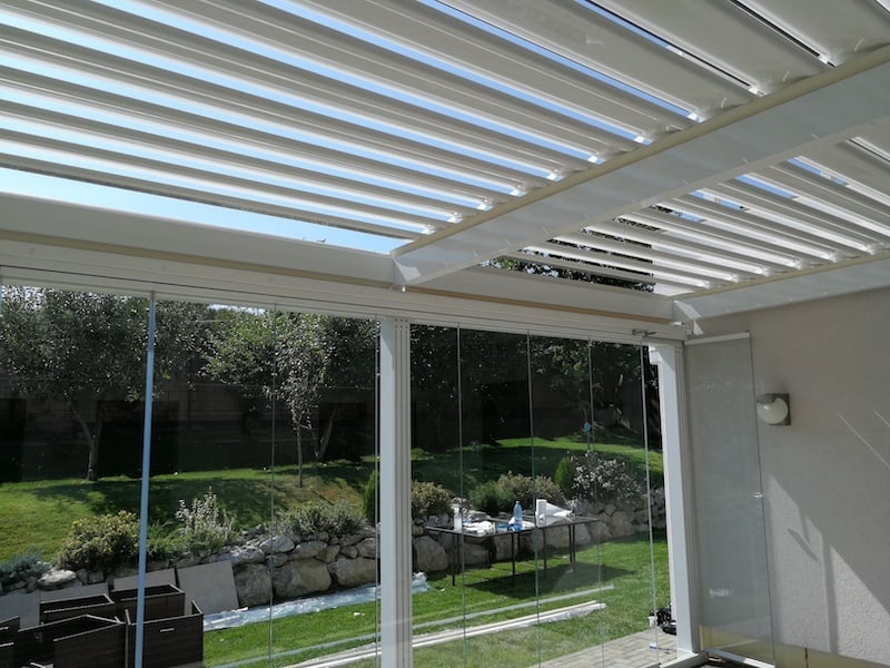 PERGOLA RETRACTABILA TERASA