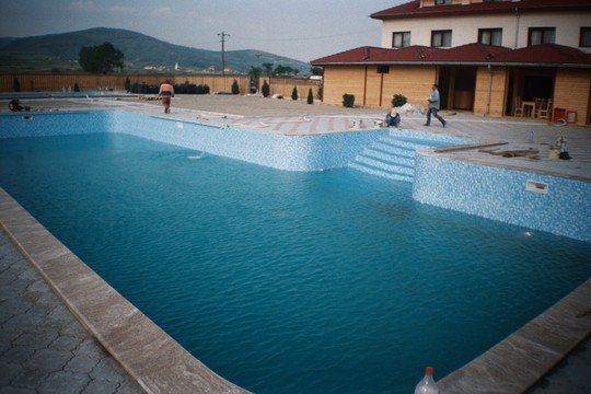 PISCINA