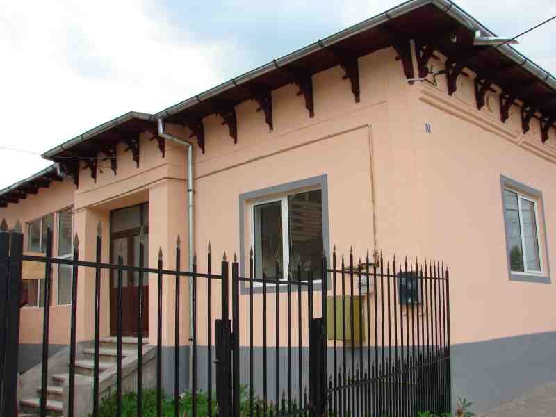 CAMPULUNG CENTRU -CASA