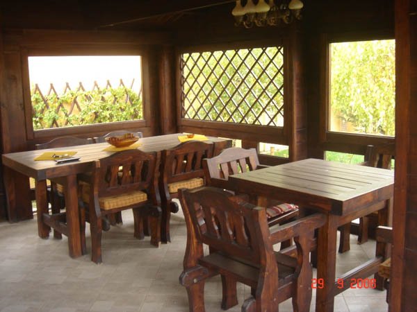 MOBILIER DIN LEMN PENTRU TERASA SI GRADINA