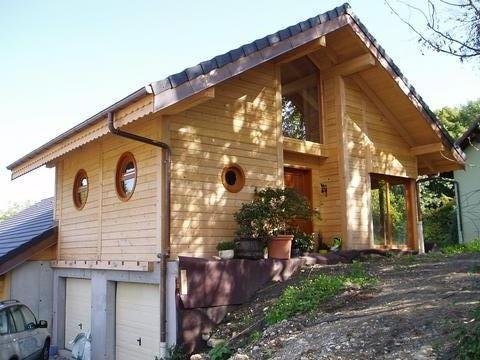 CASA PE STRUCTURA DE LEMN