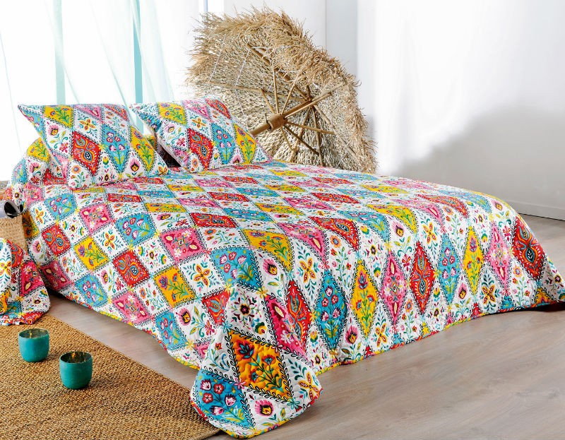 CUVERTURA PAT COLORATA CU FETE DE PERNA BOHO