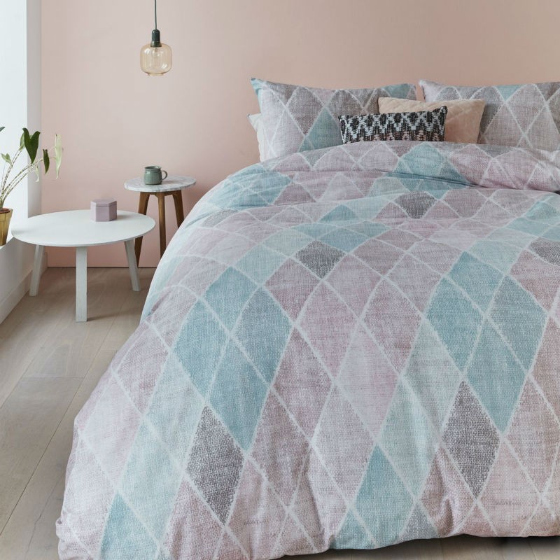 LENJERIE PAT CLASICA ROMBURI PASTEL CASTILLO
