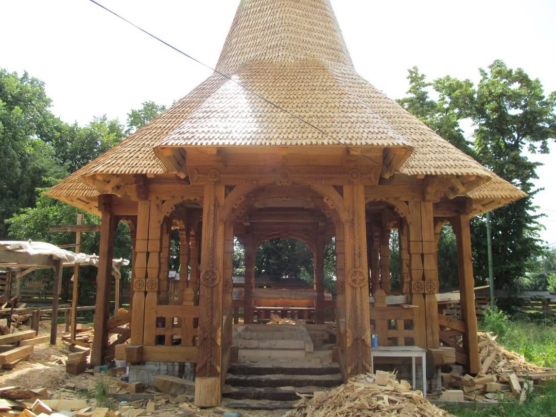 Foisor altar de vara lemn