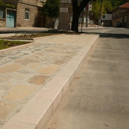 BORDURA ANDEZIT ROSSO ITALIA (PORFIR) 20 X 25 X 50 CM (BIZOT 2CM 1L)