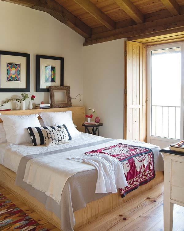 Casa in stil rustic spanionl plina de culoare